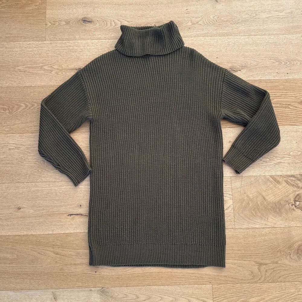 Superdown - Sanja Sweater Dress in Forest Green